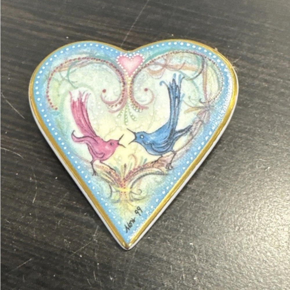 "ANNIVERSARY SONG" BY P. BUCKLEY MOSS MEMBERS SOCIETY 1999 PIN BROOCH PENDANT